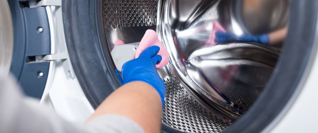 Dragende cirkel Verzorgen Voorkomen Waarom je wasmachine stinkt en wat je eraan kunt doen