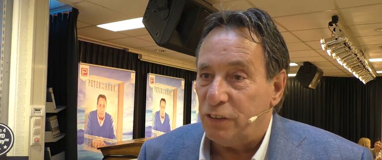 Paragnost Peter van der Hurk overleden